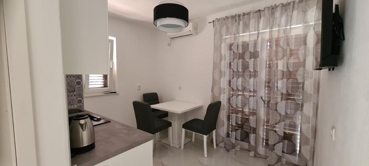 Apartments Orlic Sali Exterior photo